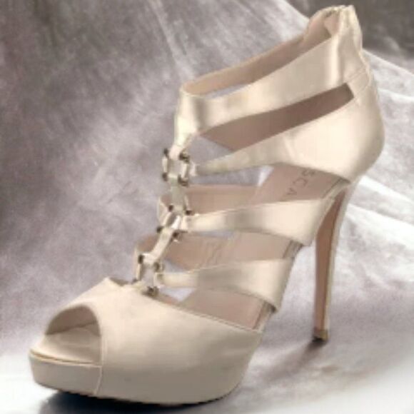 ESCADA Pumps - Picture 1 of 4